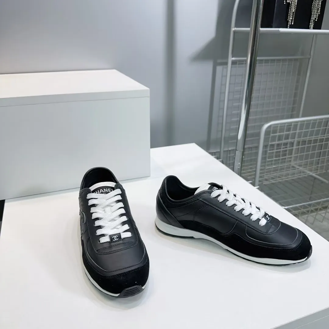 👟👟Ex-factory price 440👟👟 CHANEL Chanel 2025 new panda sneakers, color matching thick-soled casual sports shoes, upper: imported calfskin/imported suede, lining: imported sheepskin lining, outsole: TPU original outsole Size: #35-40 (40 customized, non-refundable)